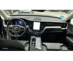 Volvo XC 60 2.0 T6 RECHARGE PLUS DARK AUTO 4WD 5P de 2024 con 14.000 Km por 55.900 EUR. en Madrid