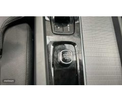 Volvo XC 60 2.0 T6 RECHARGE PLUS DARK AUTO 4WD 5P de 2024 con 14.000 Km por 55.900 EUR. en Madrid