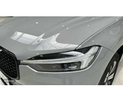 Volvo XC 60 2.0 T6 RECHARGE PLUS DARK AUTO 4WD 5P de 2024 con 14.000 Km por 55.900 EUR. en Madrid