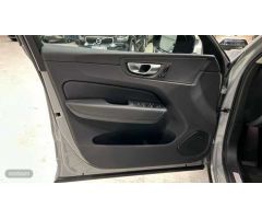 Volvo XC 60 2.0 T6 RECHARGE PLUS DARK AUTO 4WD 5P de 2024 con 14.000 Km por 55.900 EUR. en Madrid