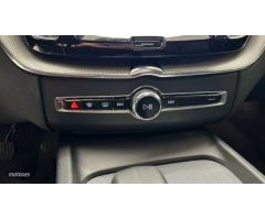 Volvo XC 60 2.0 T6 RECHARGE PLUS DARK AUTO 4WD 5P de 2024 con 14.000 Km por 55.900 EUR. en Madrid