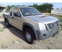 Isuzu D-Max 2.5 TD 4WD 136 CV PICK UP. de 2011 con 240.000 Km por 11.000 EUR. en Murcia