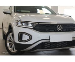 Volkswagen T-Roc 2.0 TDI LIFE 115CV de 2022 con 120.967 Km por 21.900 EUR. en Cadiz