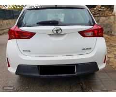 Toyota Auris 90D ACTIVE de 2014 con 170.000 Km por 9.500 EUR. en Girona