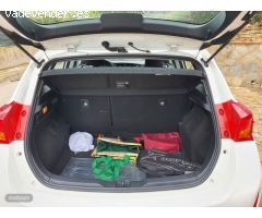 Toyota Auris 90D ACTIVE de 2014 con 170.000 Km por 9.500 EUR. en Girona