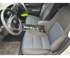 Toyota Auris 90D ACTIVE de 2014 con 170.000 Km por 9.500 EUR. en Girona