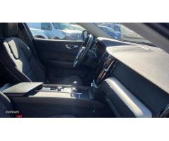 Volvo XC 60 TODOTERRENO 2.0 B4 P CORE AUTOMATICO 197CV 5P de 2023 con 40.766 Km por 37.900 EUR. en S