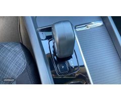 Volvo XC 60 B4 DIESEL CORE de 2023 con 53.601 Km por 37.900 EUR. en Sevilla