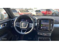 Volvo XC40 TODOTERRENO 2.0 B3 CORE AUTOMATICO 163CV 5P MILD HYBRID de 2024 con 31.746 Km por 32.900