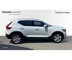 Volvo XC40 TODOTERRENO 1.5 T2 CORE AUTOMATICO 129CV 5P MICROHIBRIDO de 2024 con 26.102 Km por 32.900
