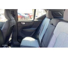 Volvo XC40 TODOTERRENO 1.5 T2 CORE AUTOMATICO 129CV 5P MICROHIBRIDO de 2024 con 26.102 Km por 32.900