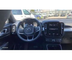Volvo XC40 TODOTERRENO 1.5 T2 CORE AUTOMATICO 129CV 5P MICROHIBRIDO de 2024 con 26.102 Km por 32.900
