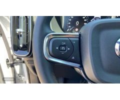 Volvo XC40 TODOTERRENO 1.5 T2 CORE AUTOMATICO 129CV 5P MICROHIBRIDO de 2024 con 26.102 Km por 32.900