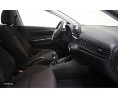 Hyundai Bayon 1.2 MPI Klass de 2024 con 15.141 Km por 17.990 EUR. en Pontevedra