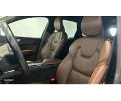Volvo XC 60 2.0 D B5 INSCRIPTION AUTO 4WD 235 5P de 2021 con 120.294 Km por 35.600 EUR. en Lleida