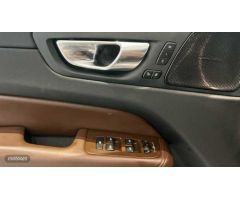 Volvo XC 60 2.0 D B5 INSCRIPTION AUTO 4WD 235 5P de 2021 con 120.294 Km por 35.600 EUR. en Lleida