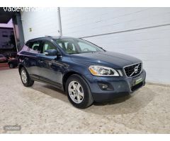 Volvo XC 60 Momentum 4x4 de 2010 con 298.900 Km por 7.600 EUR. en Sevilla