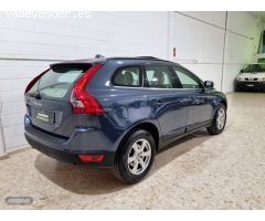 Volvo XC 60 Momentum 4x4 de 2010 con 298.900 Km por 7.600 EUR. en Sevilla