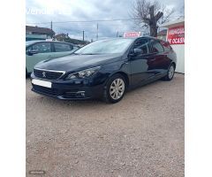 Peugeot 308 SW 1.2 110CV STYLE de 2018 con 140.000 Km por 7.500 EUR. en Pontevedra