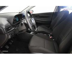 Hyundai Bayon 1.2 MPI Klass de 2024 con 14.400 Km por 17.490 EUR. en Madrid