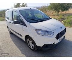 Ford Courier trend 95cv de 2015 con 214.000 Km por 9.900 EUR. en Valencia