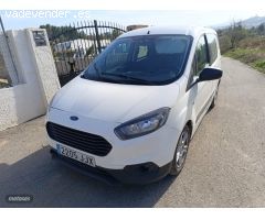 Ford Courier trend 95cv de 2015 con 214.000 Km por 9.900 EUR. en Valencia