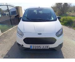 Ford Courier trend 95cv de 2015 con 214.000 Km por 9.900 EUR. en Valencia