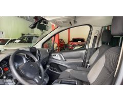 Peugeot Partner PEUGEOT PARTNER 1200 110 CV TEPEE OUTDOOR de 2016 con 148.400 Km por 11.900 EUR. en