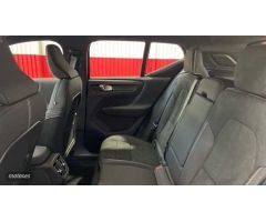 Volvo XC40 XC40 Ultra, B3 Mild Hybrid, Gasolina, Dark de 2024 con 1.876 Km por 41.900 EUR. en Sevill
