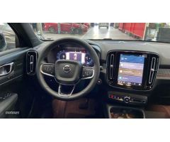 Volvo XC40 XC40 Ultra, B3 Mild Hybrid, Gasolina, Dark de 2024 con 1.876 Km por 41.900 EUR. en Sevill