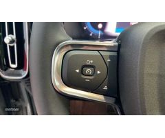 Volvo XC40 XC40 Ultra, B3 Mild Hybrid, Gasolina, Dark de 2024 con 1.876 Km por 41.900 EUR. en Sevill