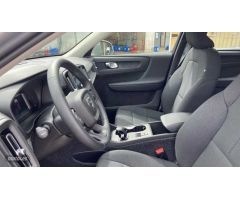 Volvo XC40 XC40 Essential, B3 Mild hybrid, Gasolina de 2025 con 10 Km por 37.500 EUR. en Sevilla