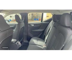 Volvo XC40 XC40 Essential, B3 Mild hybrid, Gasolina de 2025 con 10 Km por 37.500 EUR. en Sevilla