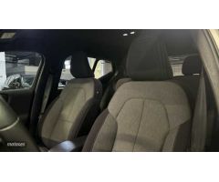 Volvo XC40 VOLVO XC40 B3 GASOLINA de 2024 con 32.872 Km por 33.700 EUR. en Valencia