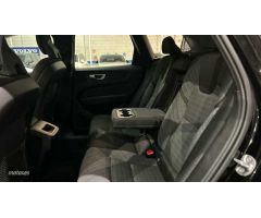 Volvo XC 60 XC60 Core, B4 (diesel), Diesel de 2022 con 79.900 Km por 35.900 EUR. en Madrid