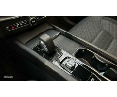 Volvo XC 60 XC60 Core, B4 (diesel), Diesel de 2022 con 79.900 Km por 35.900 EUR. en Madrid