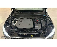 Volvo XC 60 XC60 Core, B4 (diesel), Diesel de 2022 con 79.900 Km por 35.900 EUR. en Madrid