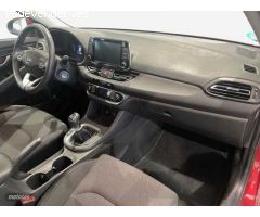 Hyundai i30 1.0 TGDI Klass 48V 120 de 2021 con 16.000 Km por 16.900 EUR. en Barcelona