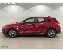 Hyundai i30 1.0 TGDI Klass 48V 120 de 2021 con 16.000 Km por 16.900 EUR. en Barcelona