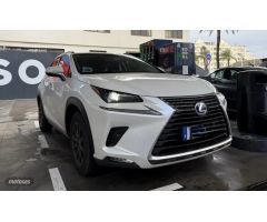 Lexus NX Bussiness de 2018 con 139.000 Km por 23.900 EUR. en Malaga