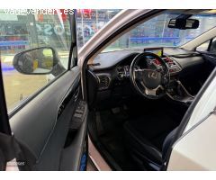 Lexus NX Bussiness de 2018 con 139.000 Km por 23.900 EUR. en Malaga