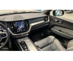 Volvo XC 60 2.0 T6 AWD RECHARGE R-DESIGN AUTO 340 CV de 2021 con 76.085 Km por 39.900 EUR. en A Coru