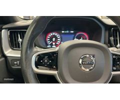 Volvo XC 60 2.0 T6 AWD RECHARGE R-DESIGN AUTO 340 CV de 2021 con 76.085 Km por 39.900 EUR. en A Coru