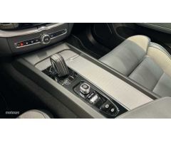 Volvo XC 60 2.0 T6 AWD RECHARGE R-DESIGN AUTO 340 CV de 2021 con 76.085 Km por 39.900 EUR. en A Coru