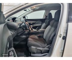 Peugeot 3008 Active hdi de 2019 con 65.000 Km por 15.300 EUR. en Sevilla