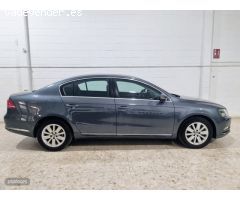 Volkswagen Passat 2.0 tdi advance dsg de 2014 con 84.000 Km por 13.800 EUR. en Sevilla
