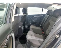 Volkswagen Passat 2.0 tdi advance dsg de 2014 con 84.000 Km por 13.800 EUR. en Sevilla
