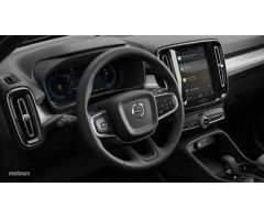 Volvo XC40 2.0 B3 CORE AUTO 163 5P de 2024 con 19.742 Km por 34.750 EUR. en Cadiz