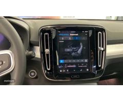 Volvo XC40 2.0 B3 PLUS DARK AUTO 163 5P de 2025 con 10 Km por 42.950 EUR. en Cadiz