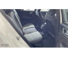 Volvo XC40 XC40 Core, T2 Automatica Gasolina de 2024 con 10.645 Km por 34.900 EUR. en Huelva